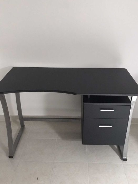 Secretária Preta c/2 Gavetas 1.20mt. Como Nova!