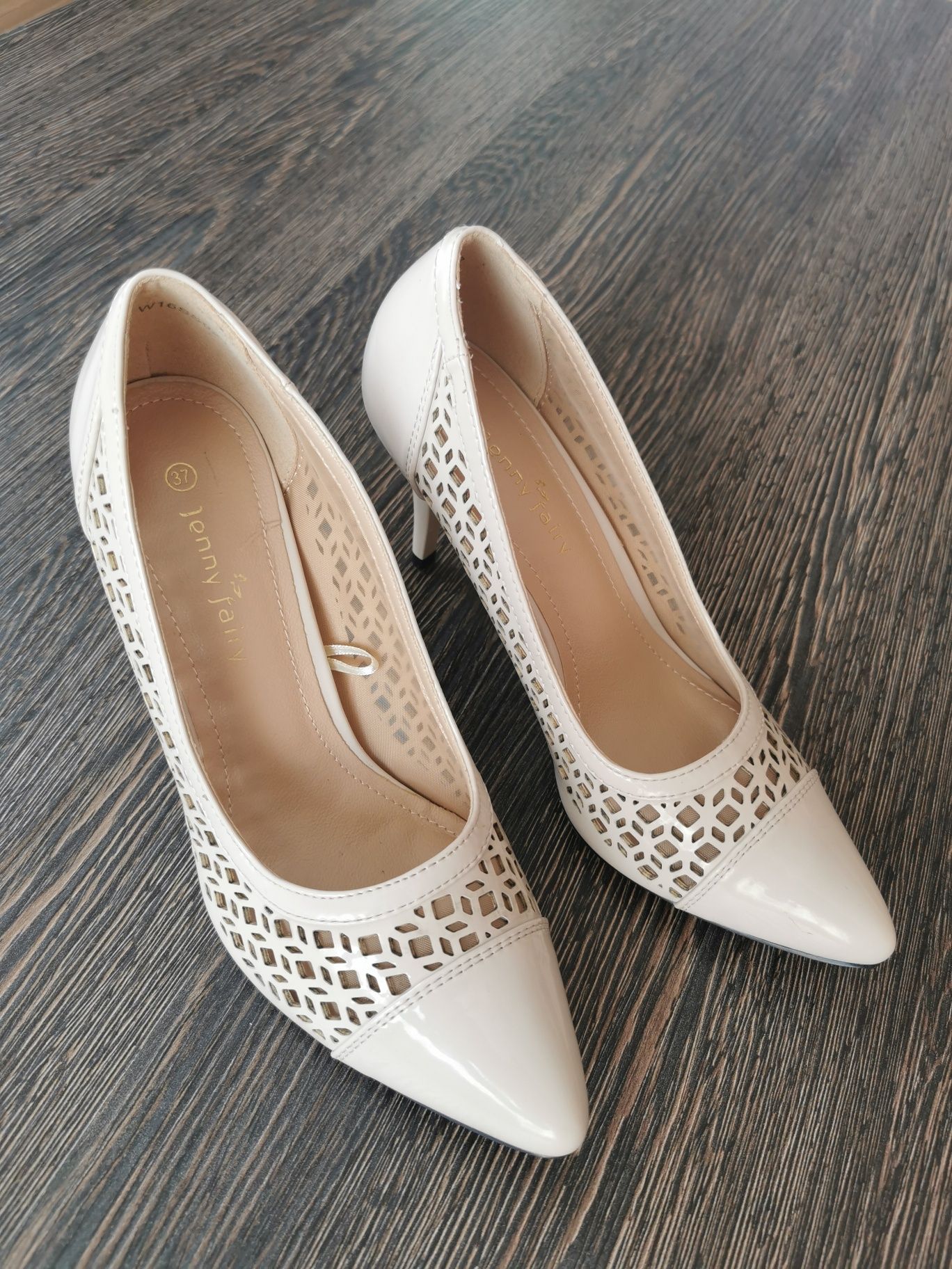 Buty, czółenka damskie, NOWE! Krem, beż na wesele, komunię
