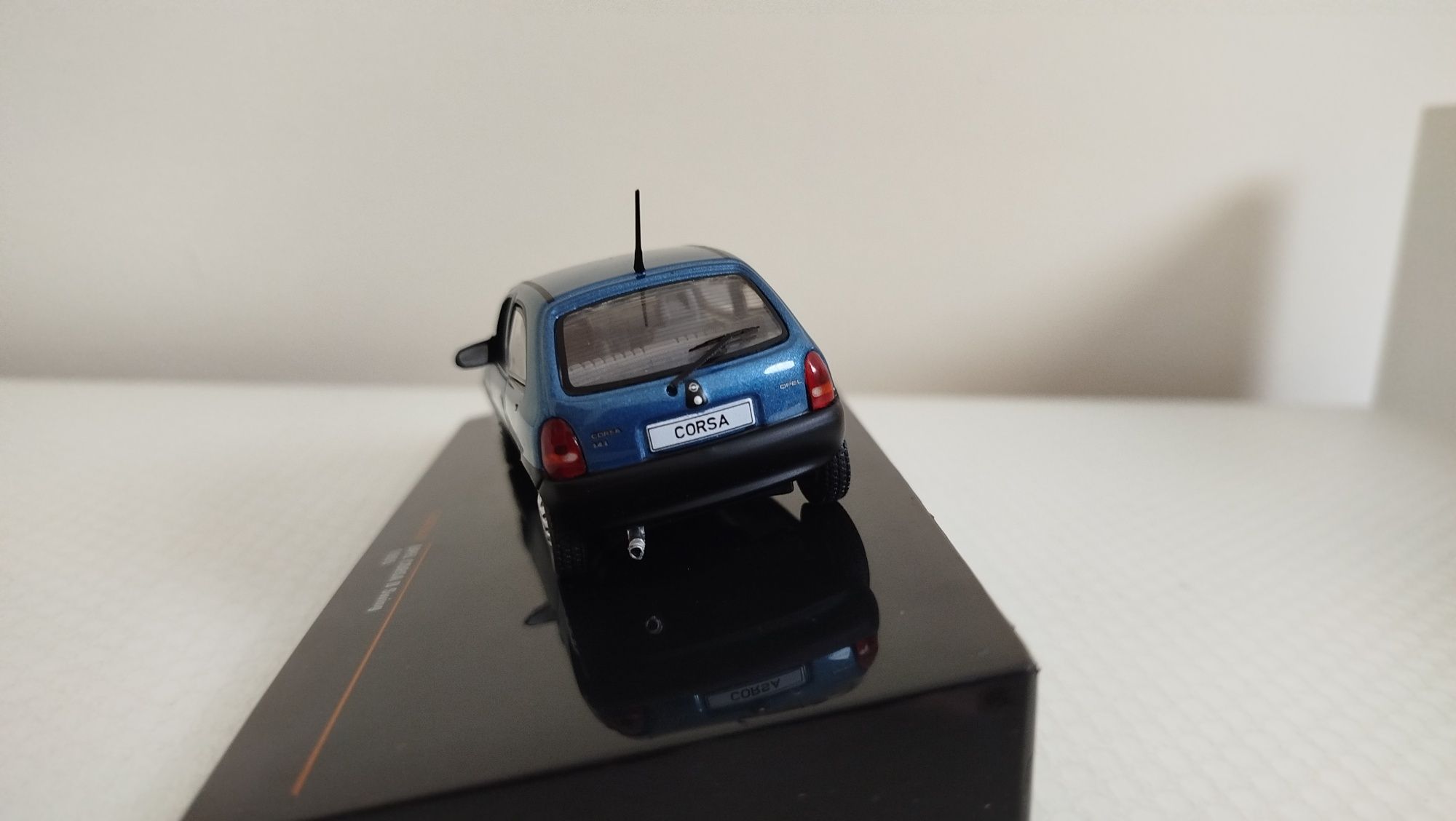Miniatura Opel Corsa B 1/43 Nova
