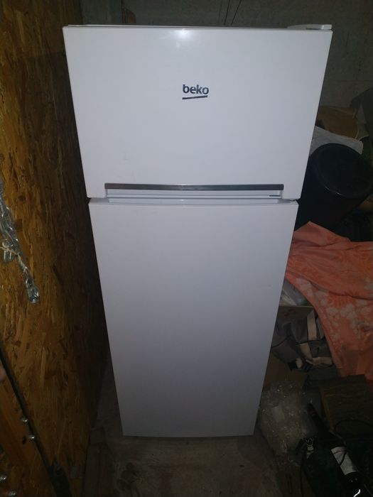 Холодильник двухкамерный Beko новый