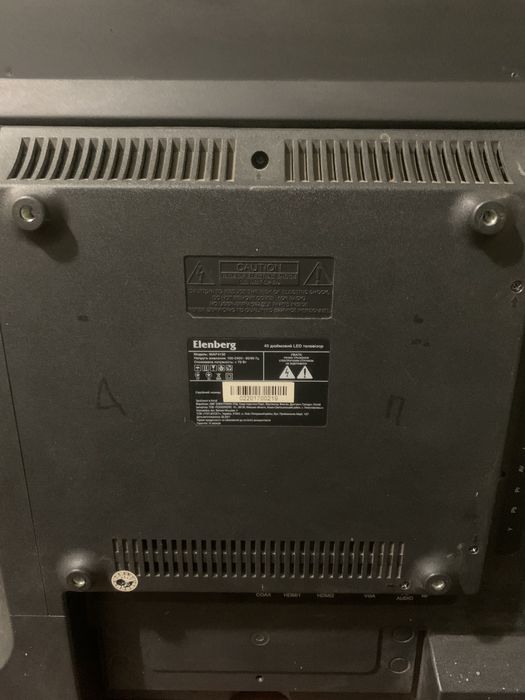 Продам 2 телика на запчасти один 32дюйма второй 40