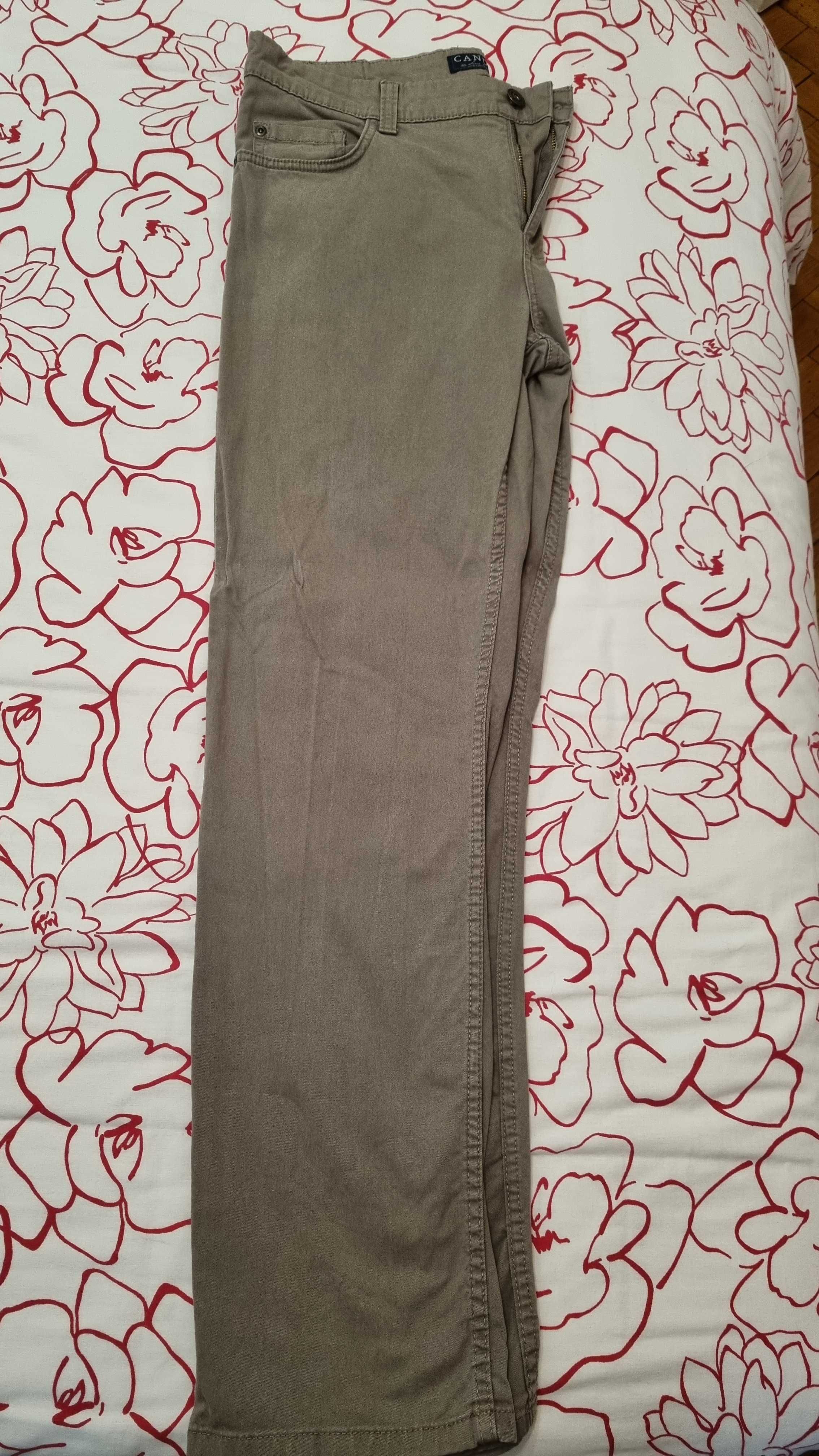 Calças da marca C&A modelo CANDA STRETCH.
