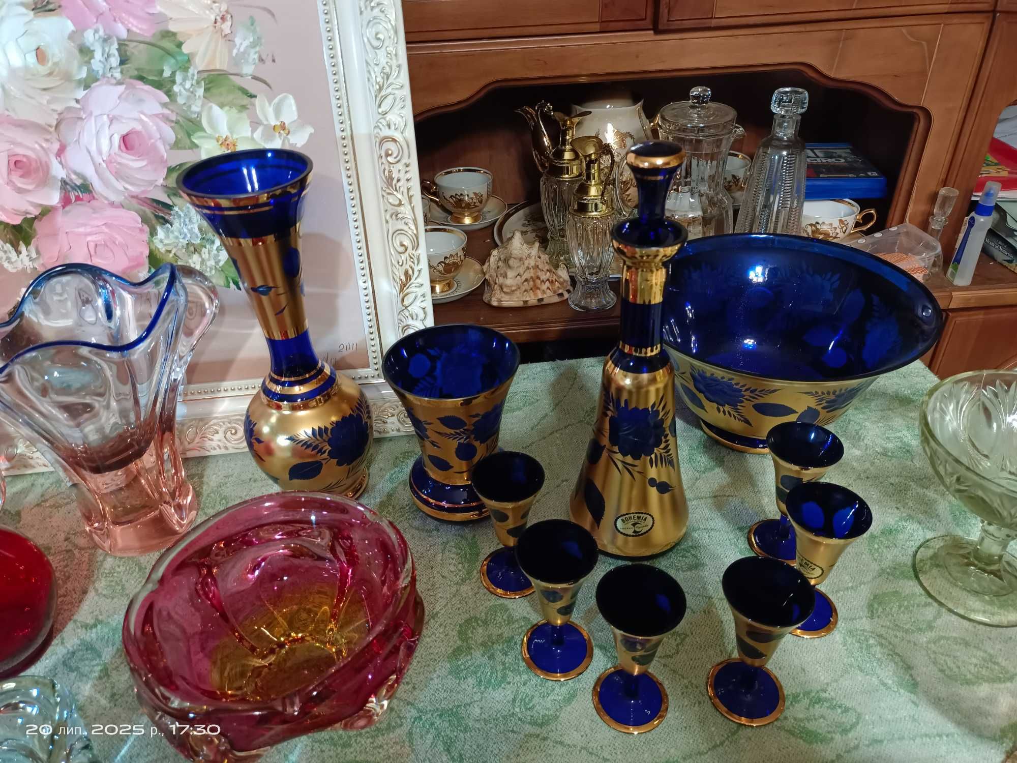Цветной хрусталь, стекло . Вазы , конфетницы, сервиз. Чехия.