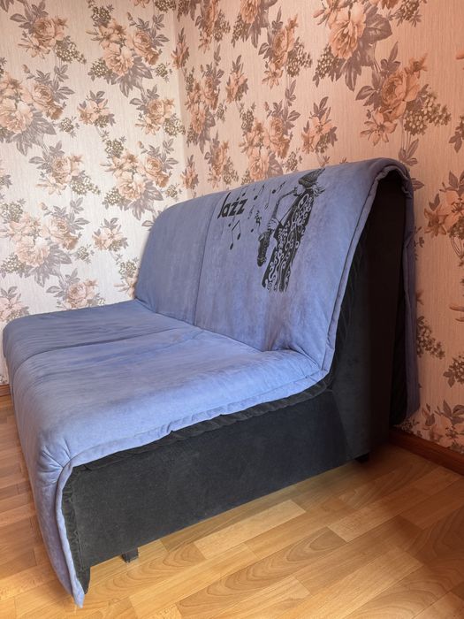 Продам розкладний деван.