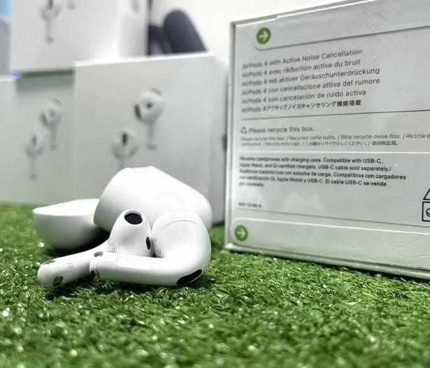 Бездротові навушники Airpods 4 Топове звучання 1в1 з!