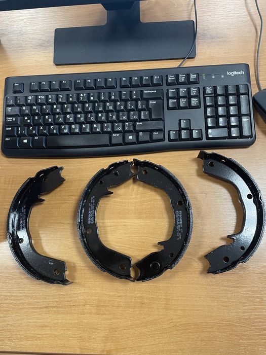 Bosch Колодки ручника (Mitsubishi Pajero, Pajero sport)