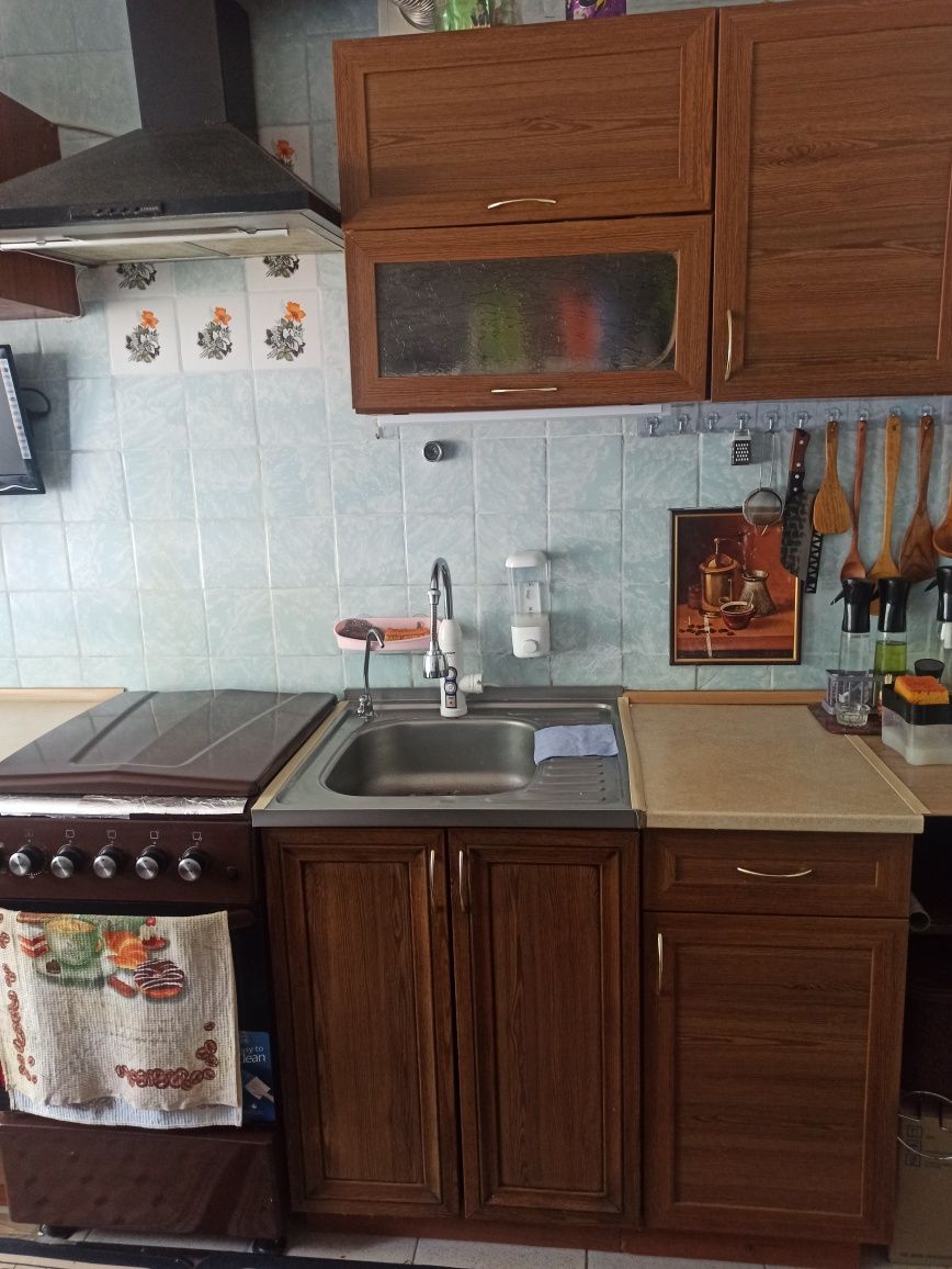 Продам кухню темный орех