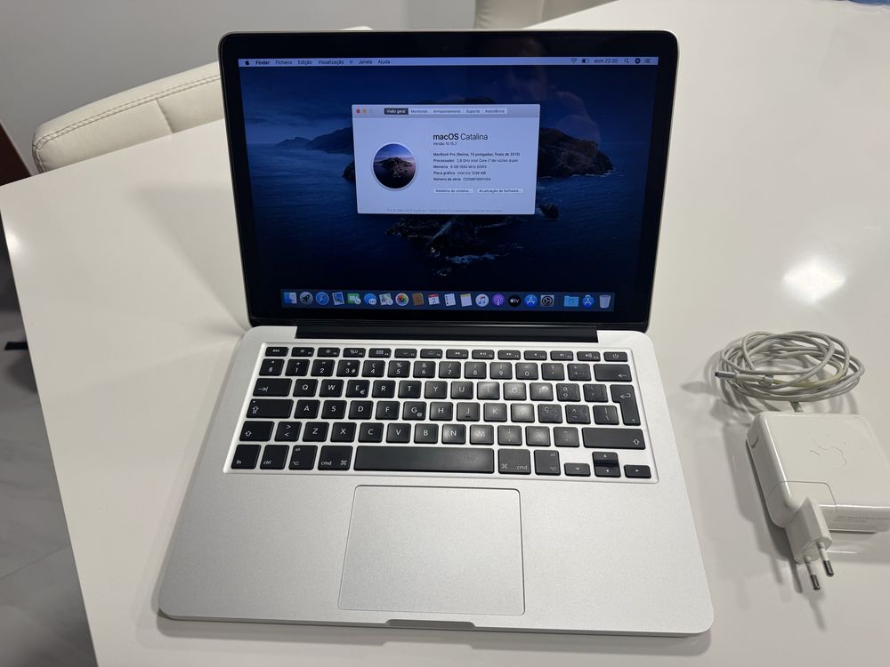 MackBook Pro 13.3 I7 ( 8gb/256gb)