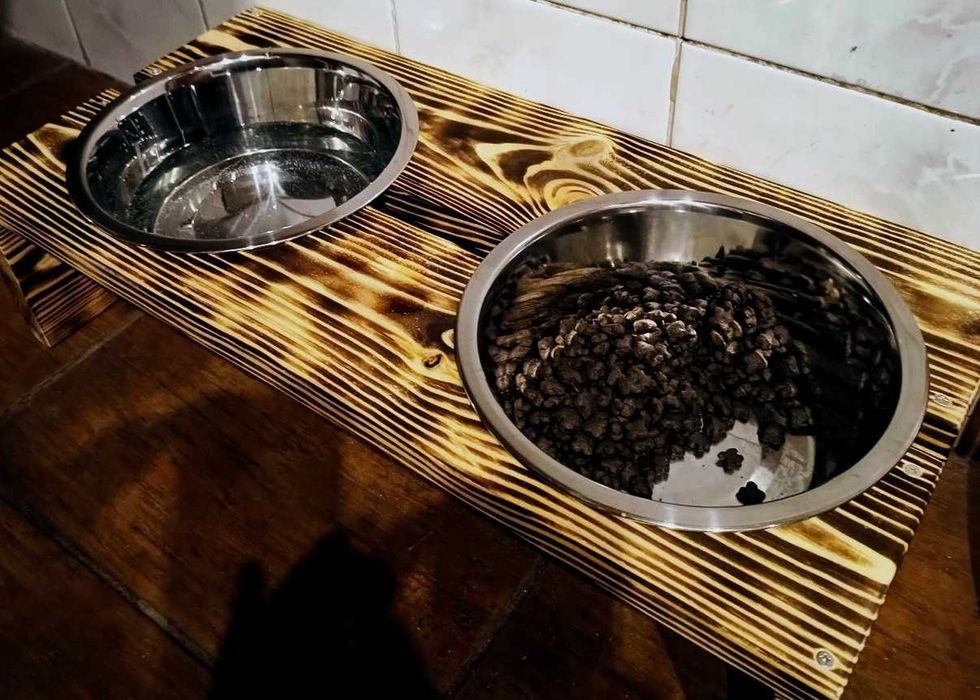 Dwie Miski Dla Psa 2x1800 ml Na Drewnianym Stojaku Większe Rasy