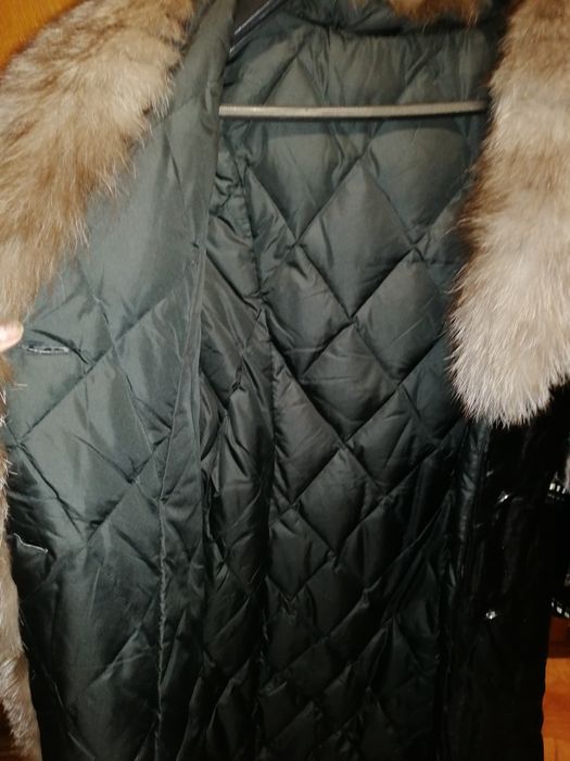 Зимове тепле пальто оздоблене хутром