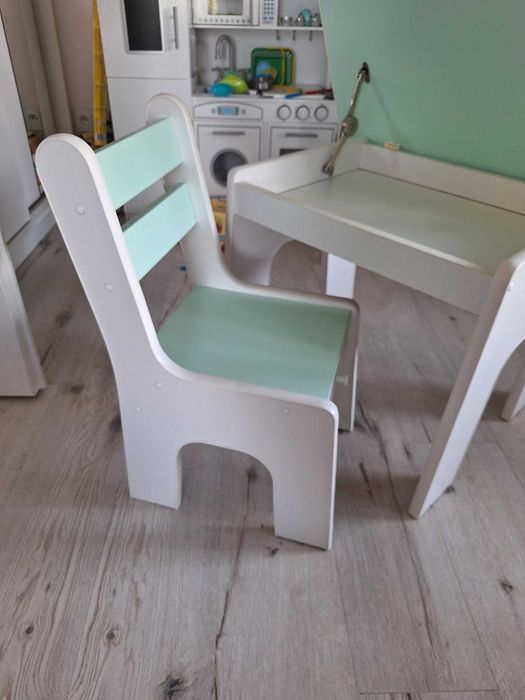 Zestaw mebli dziecięcych stolik + krzesełko / masywne