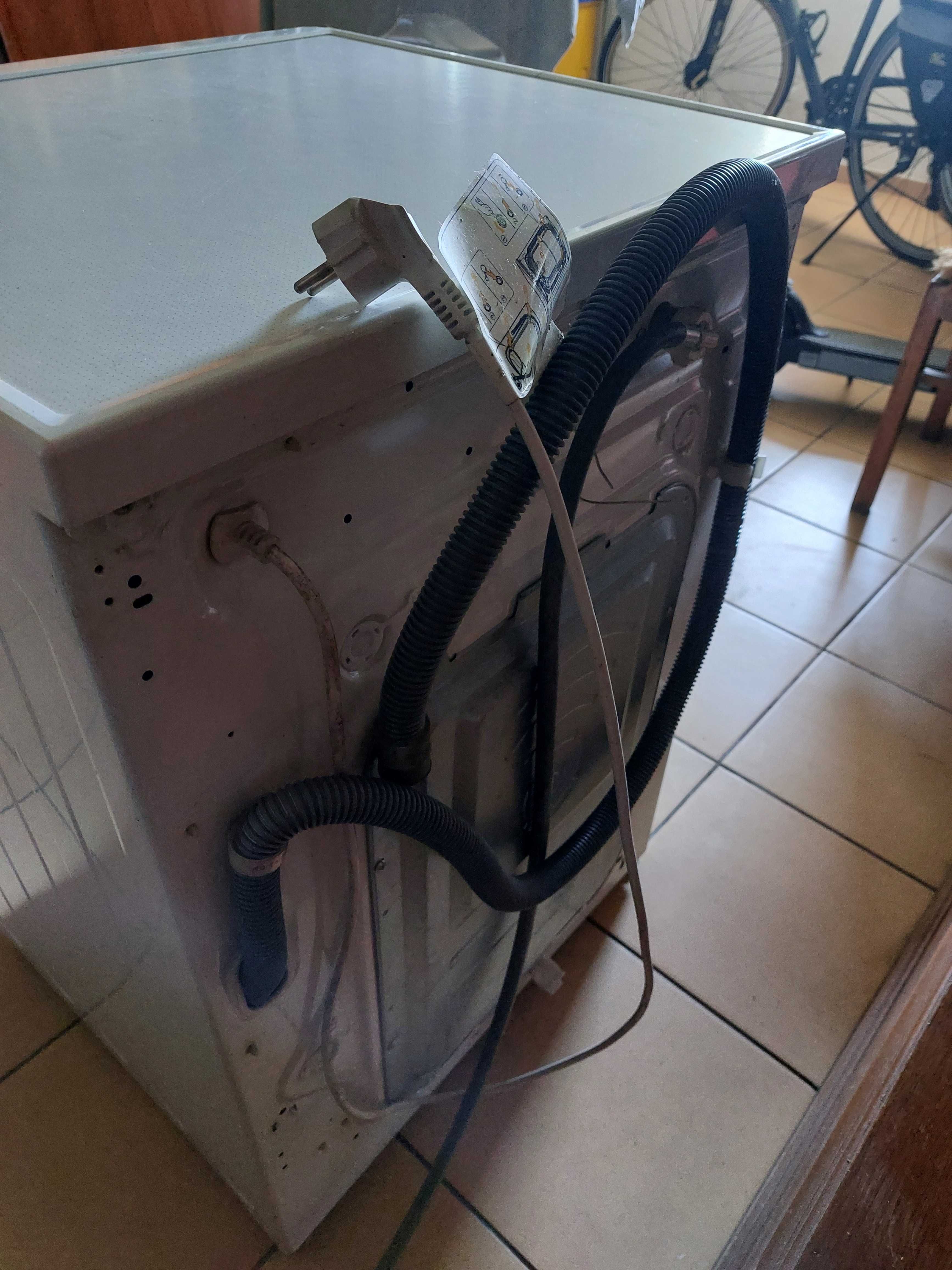 Pralka LG F2J5QN4W