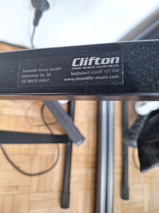 Keyboard Yamaha YPT-230 ze stojakiem