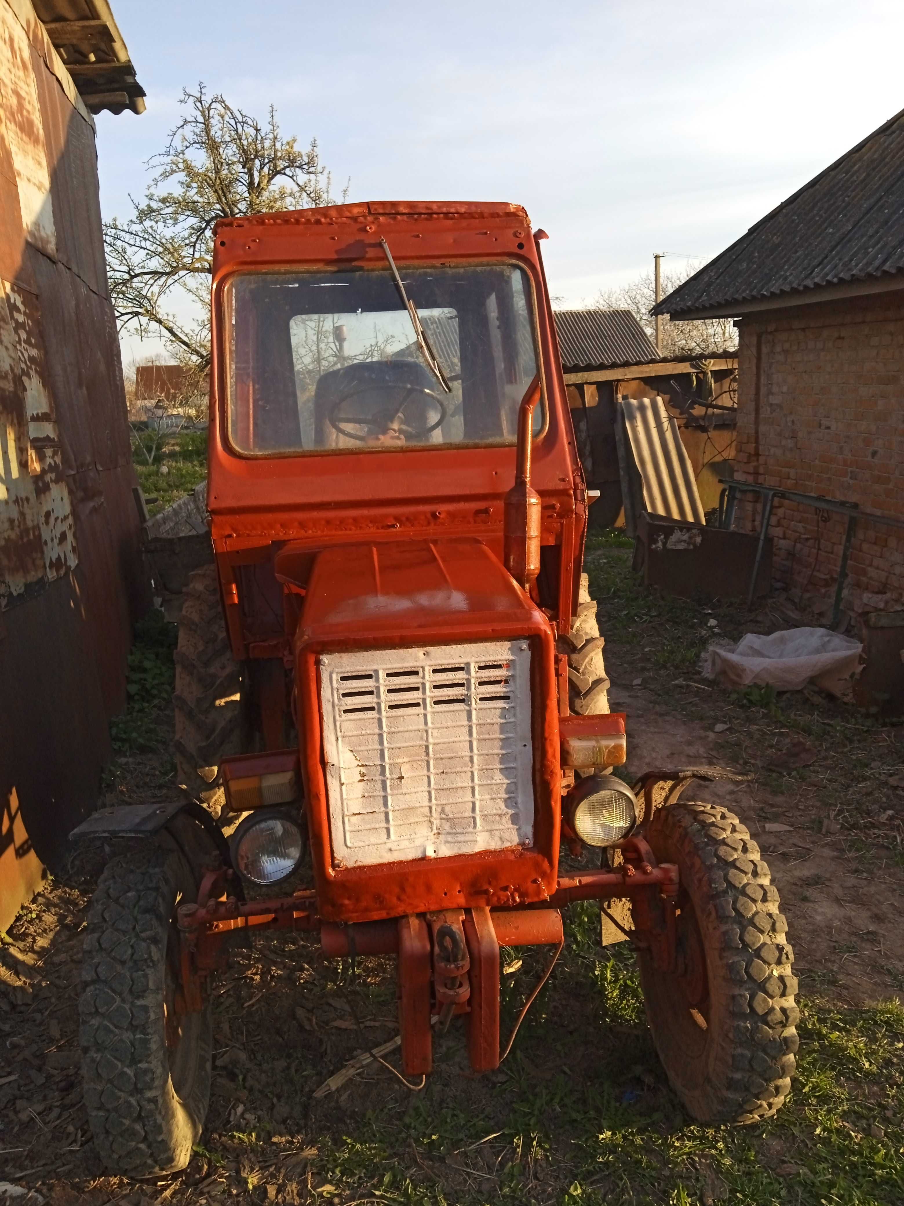Трактор Т 25 з причiпом