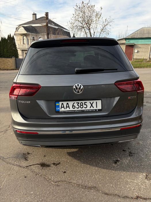 Продаж Volksvagen Tiguan 2.0 TSI AT ( 220 к.с.)  4Motion Торг