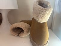 botas muito pouco usadas, com pelo no interior, tamanho 26 da Zara