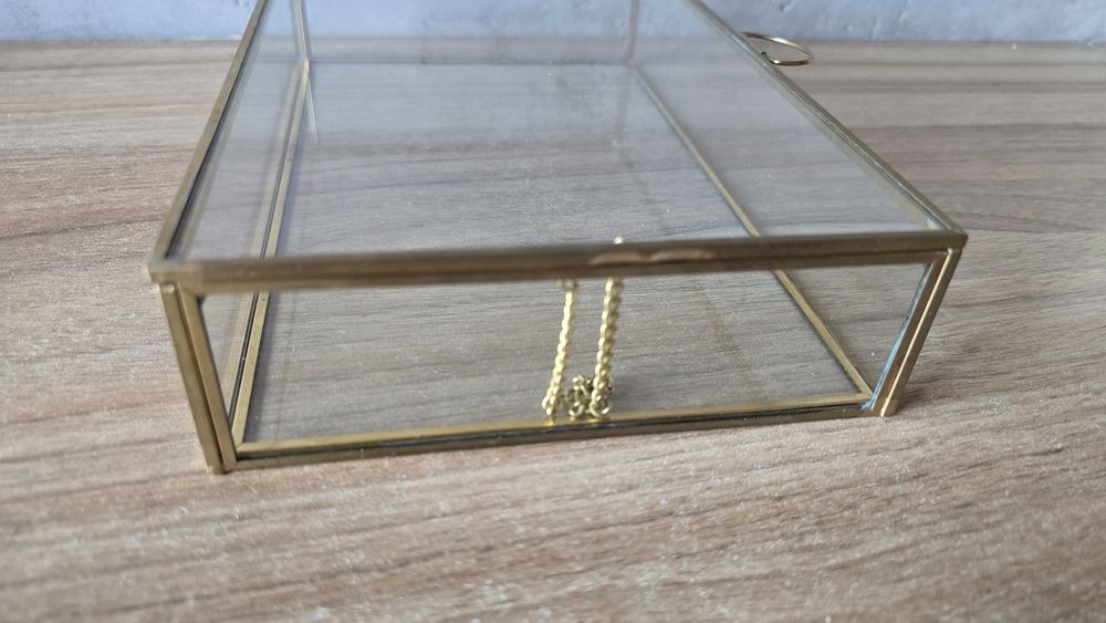 Szkatułka na biżuterię i nie tylko -  złota 23x15x5 cm