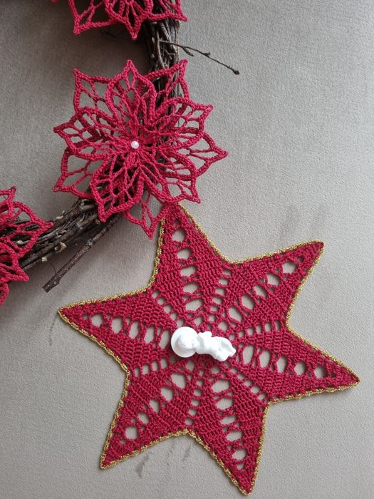 Ozdoby choinkowe w czerwieni gwiazdki