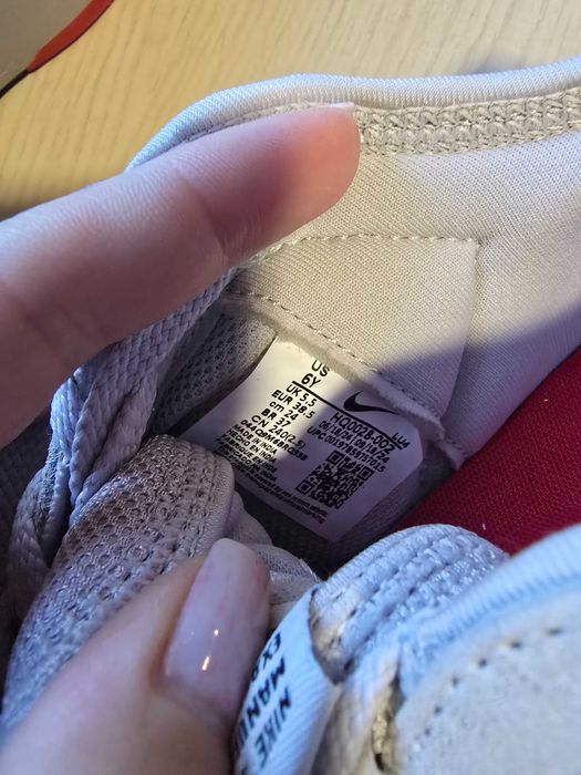 Кросівки жіночі Nike