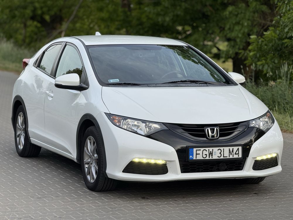 Honda Civic Hatchback 5d 1.4 i-VTEC 100KM, polski salon, biała perła