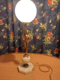 Stara lampa figuralna