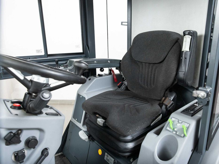 Zamiatarka Komunalna 4x4 HAKO CITYMASTER 650 - 2022r 594h STAN IDEALNY