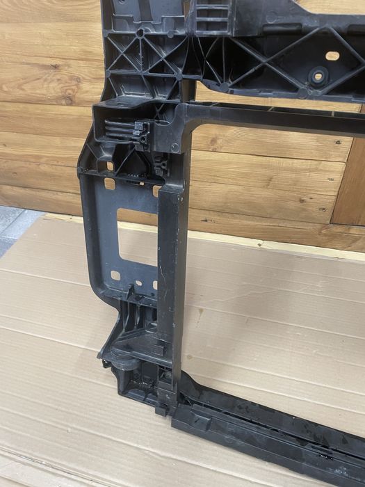 Телевізор Audi E-tron панель Etron