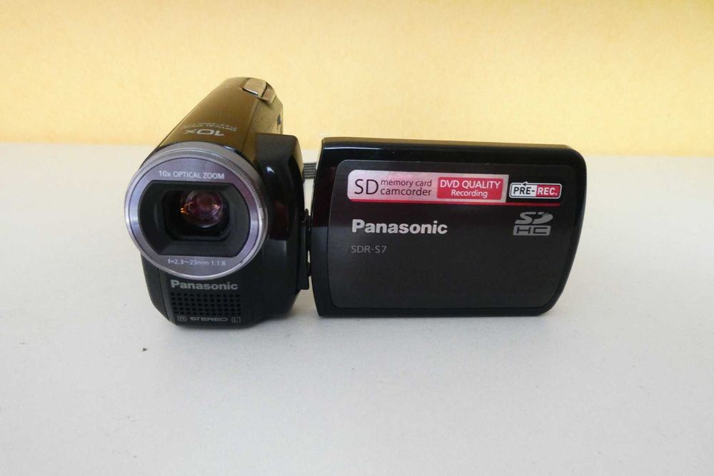 Câmara de Filmar Panasonic E-Cam SDR-S7, Como nova