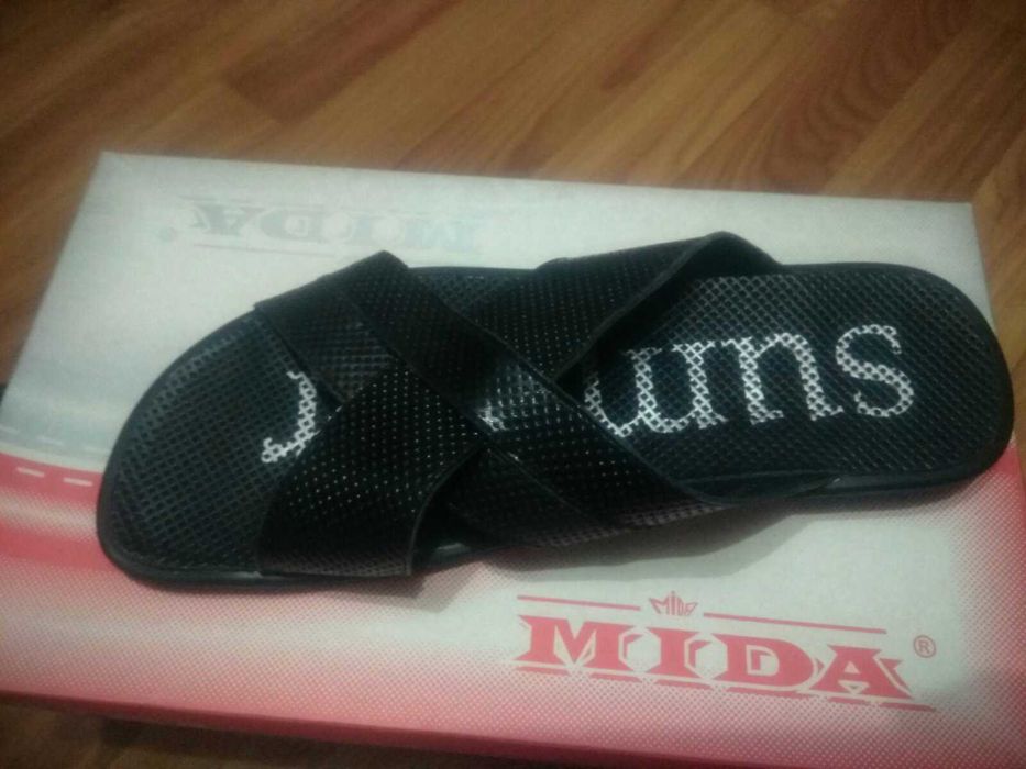 Продам Новые кожаные шлепанцы Мида
