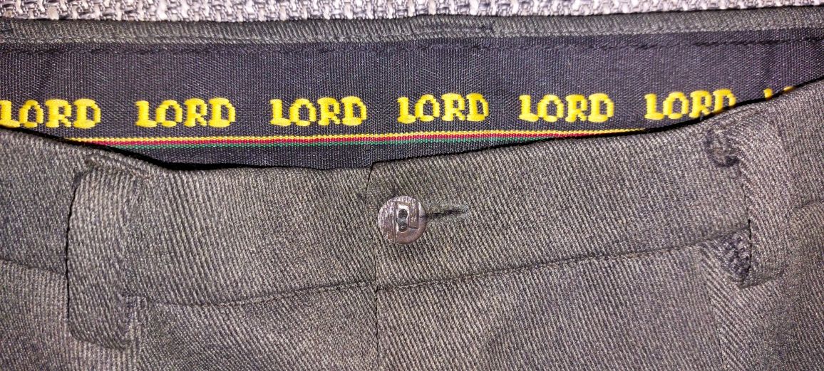Spodnie męskie klasyczne firmy Lord khaki pas 92 cm