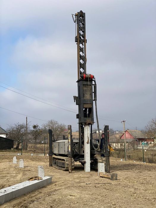 Фундамент на залізобетонних палях від виробника