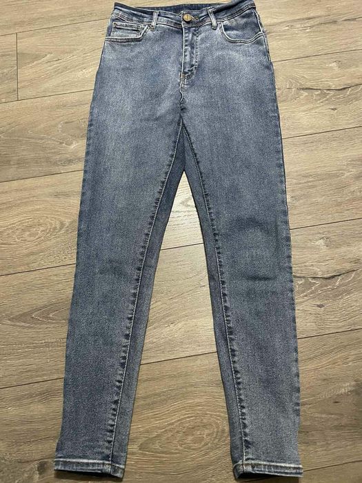 Джинси завужені 27р