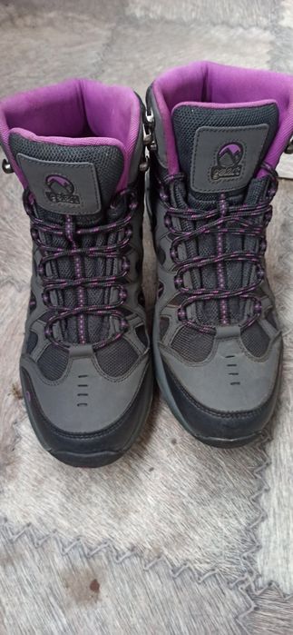 Ботинки,в гарному стані