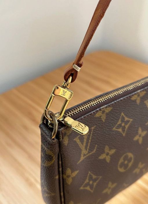 Louis Vuitton Pochette Acessoires
