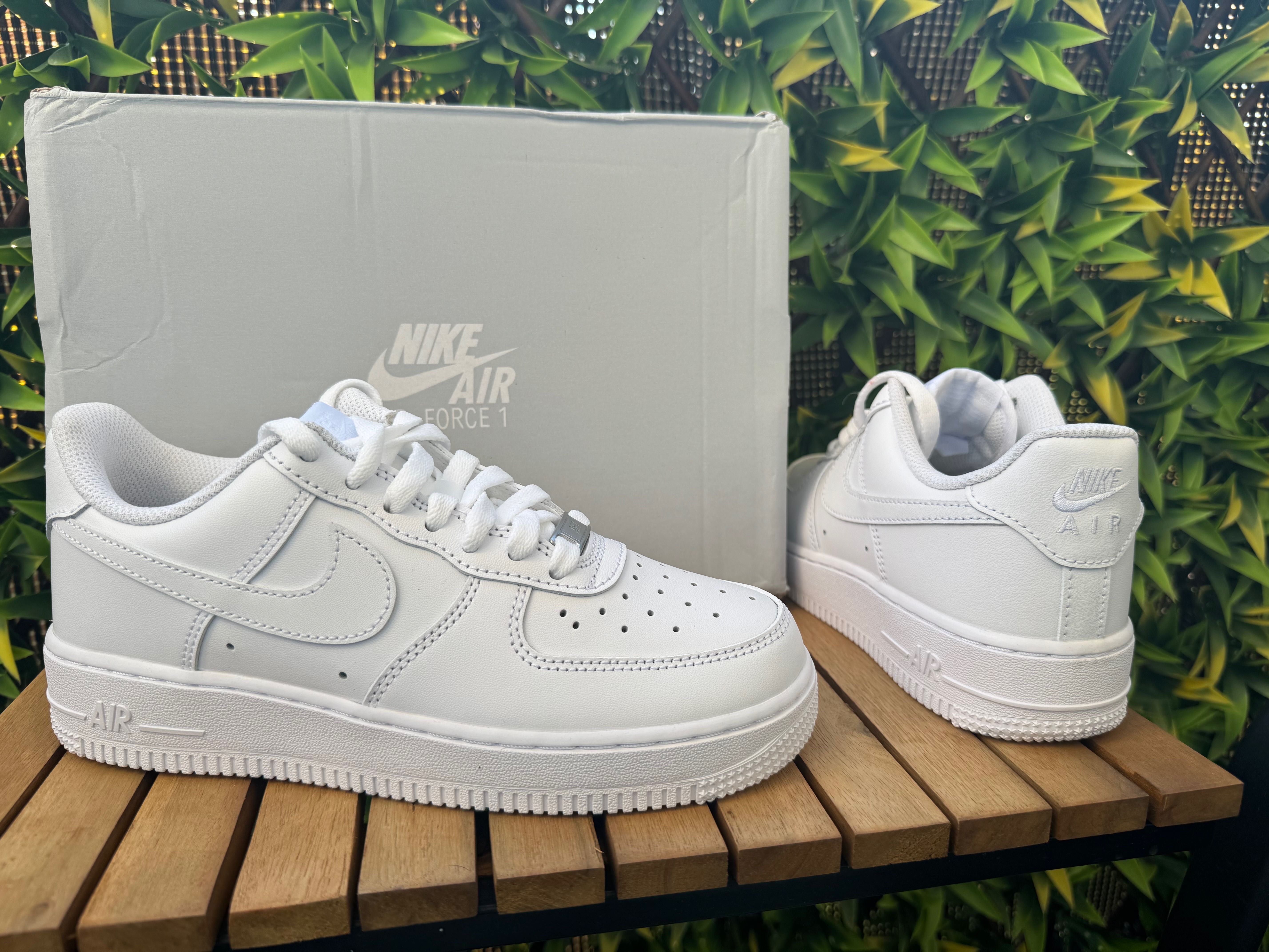 Buty Nike Air Force 1 Low '07 White r. 37,5