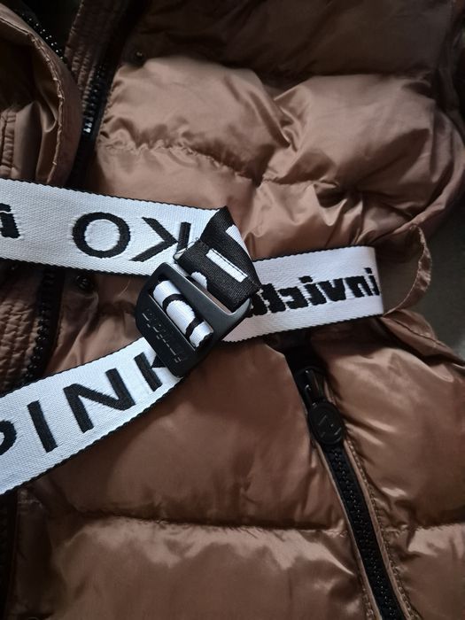 Pinko pikowany damski płaszcz ocieplany z kapturem puchowy