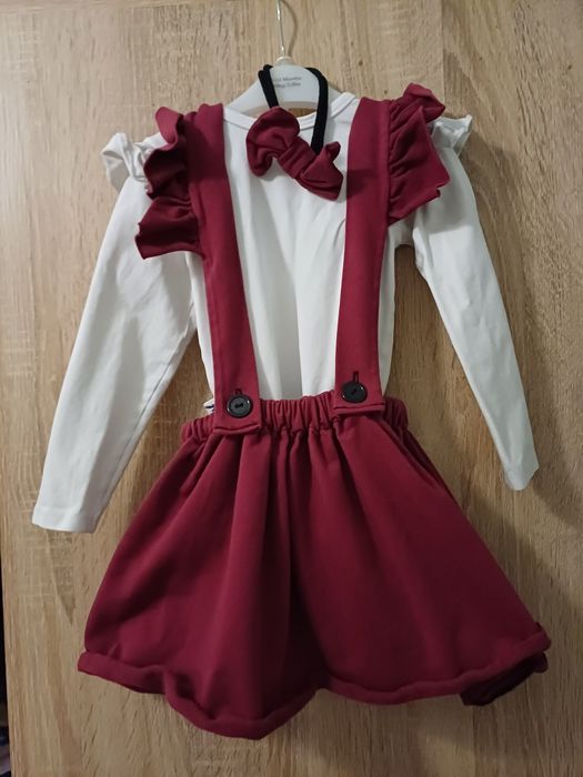 Body i spódniczka  na szelkach