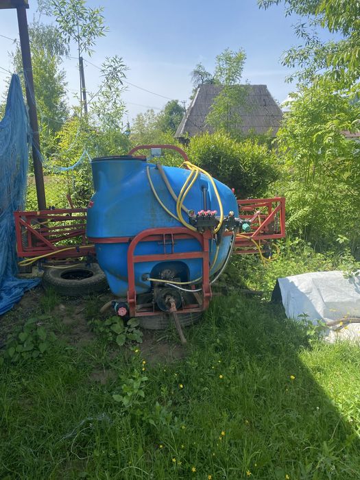 Продам оприскувач навісний на 600 літрів