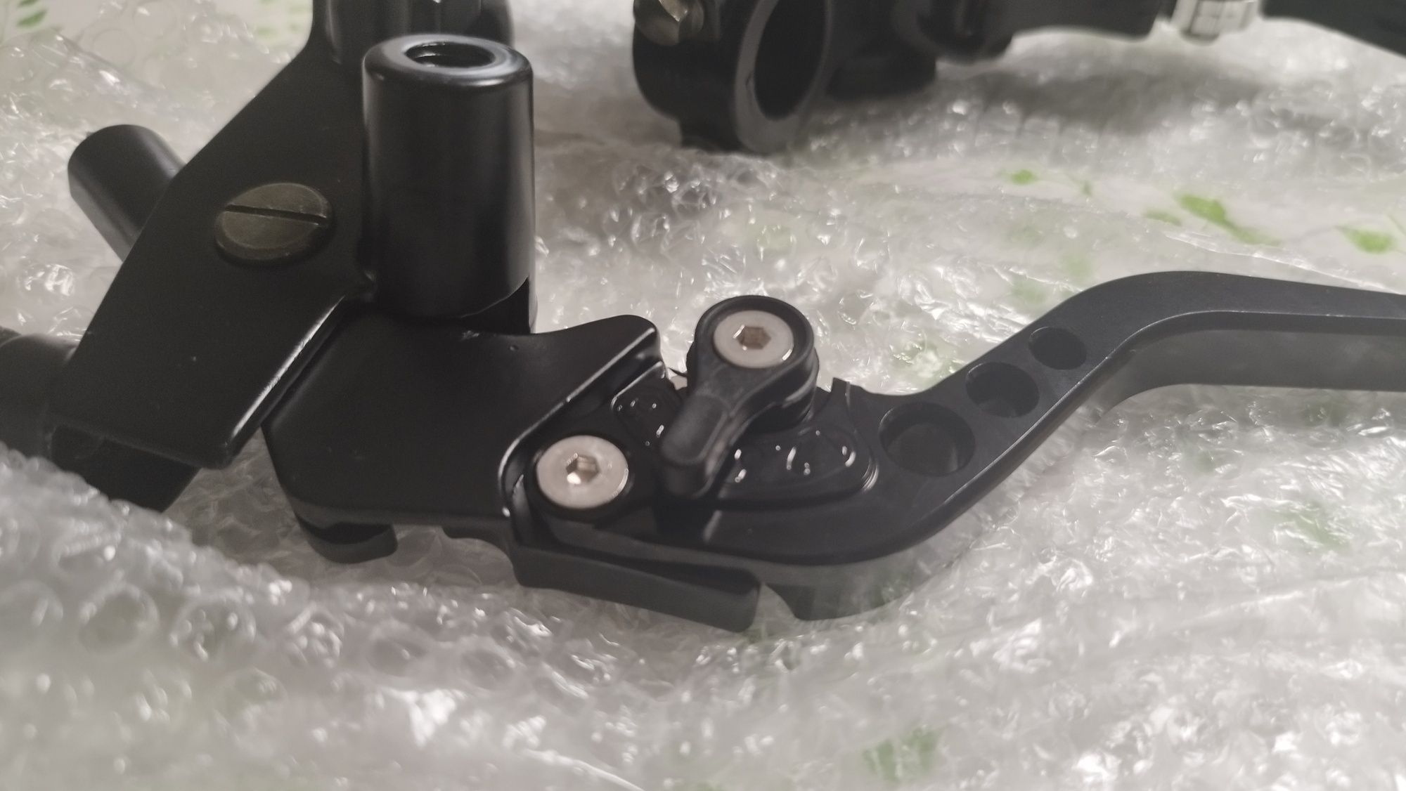Manetes sport para motas novas