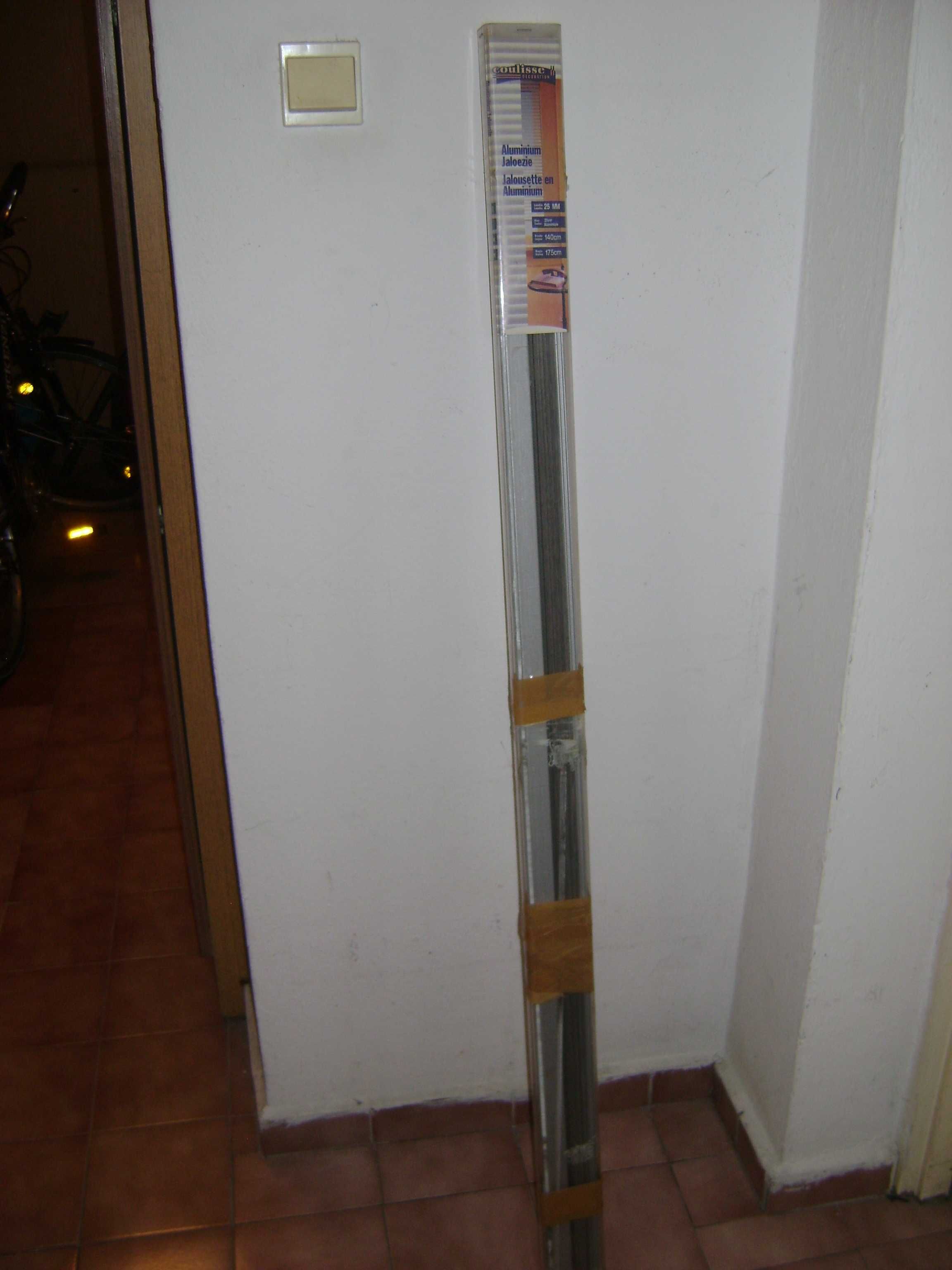 nowe zaluzje aluminiowe 140x175 cm srebrne