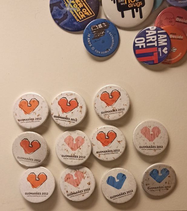Conjunto de Pins crachás diversos