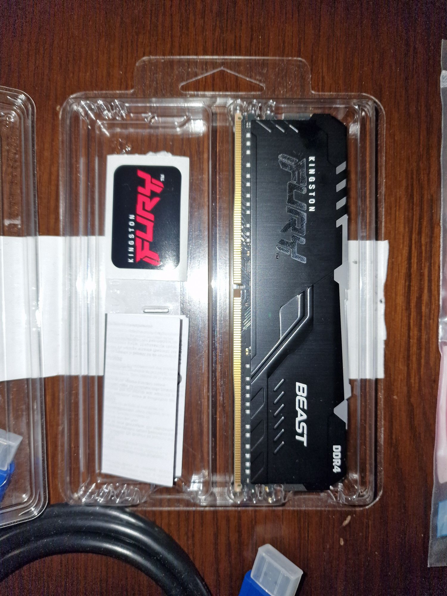 Memória RAM Kingston Fury Beast RGB 8GB DDR4 (1)