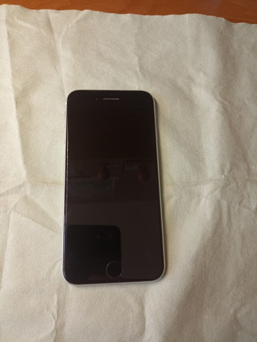 Iphone Se 2020 року