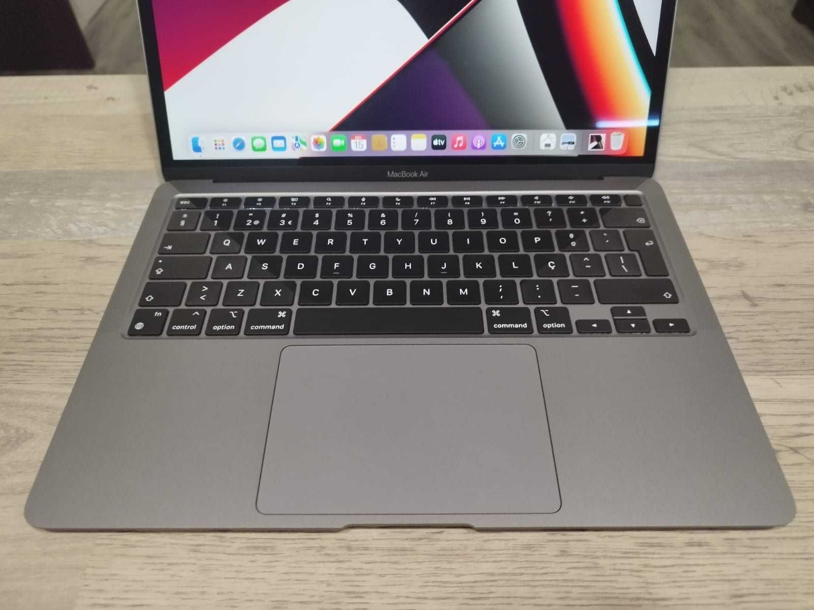 MacBook Air 13" M1 - 8GB /256GB (2020)