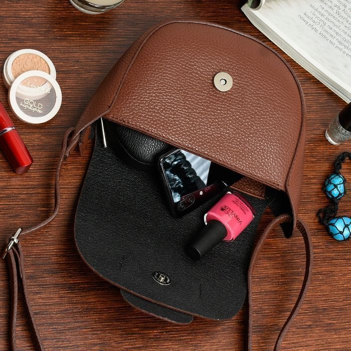 Damska skórzana mała torebka listonoszka na ramię kopertówka włoska