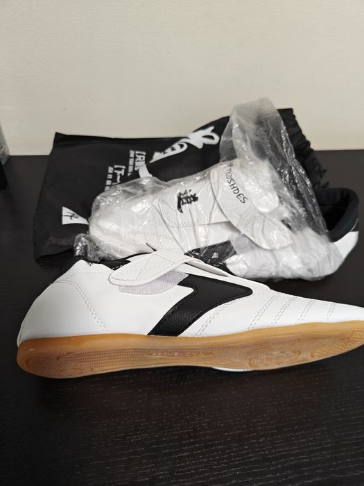 Ténis de taekwondo, kickboxing, muay thai 42