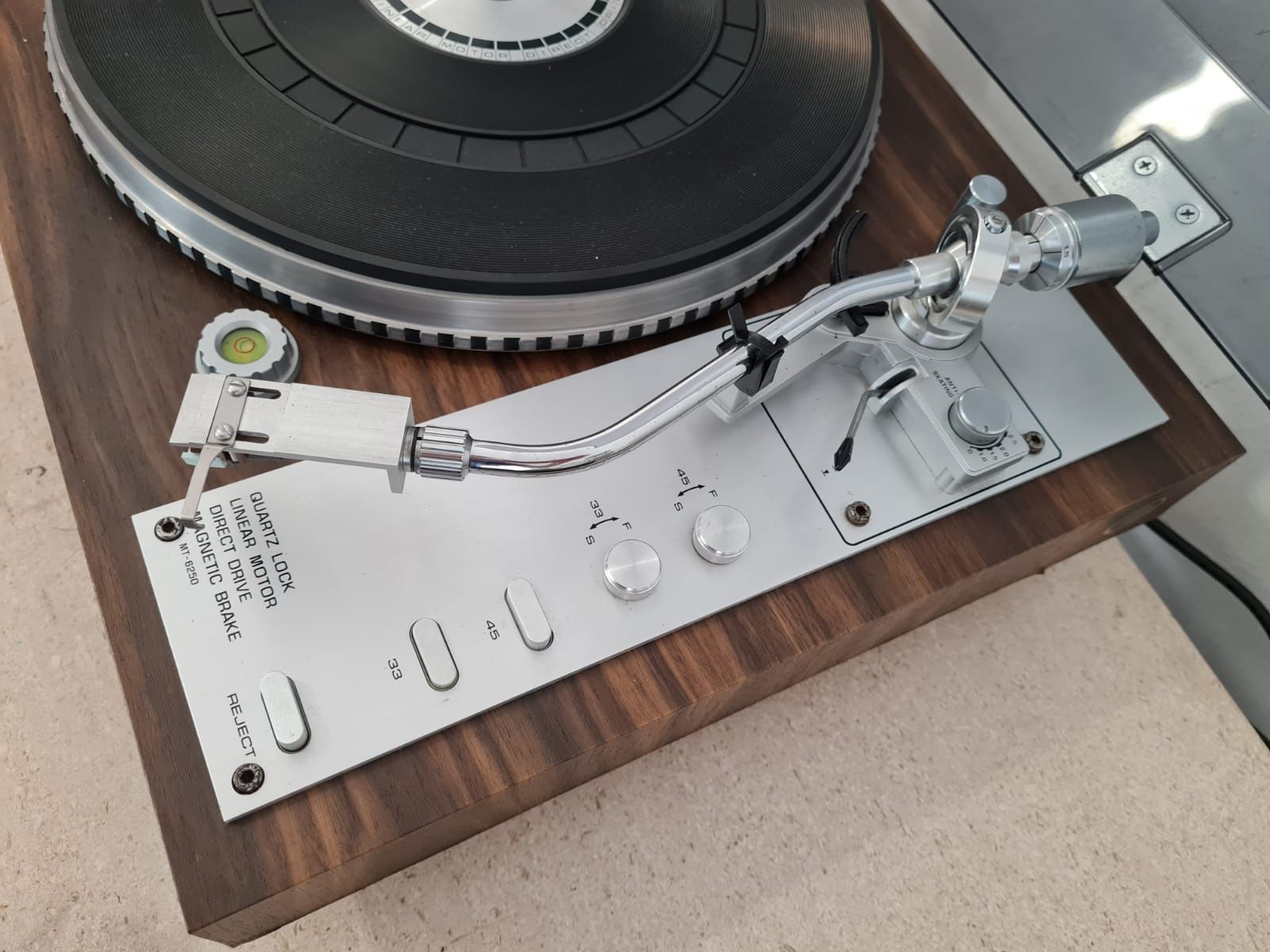 Gira discos Fisher MT- 6250