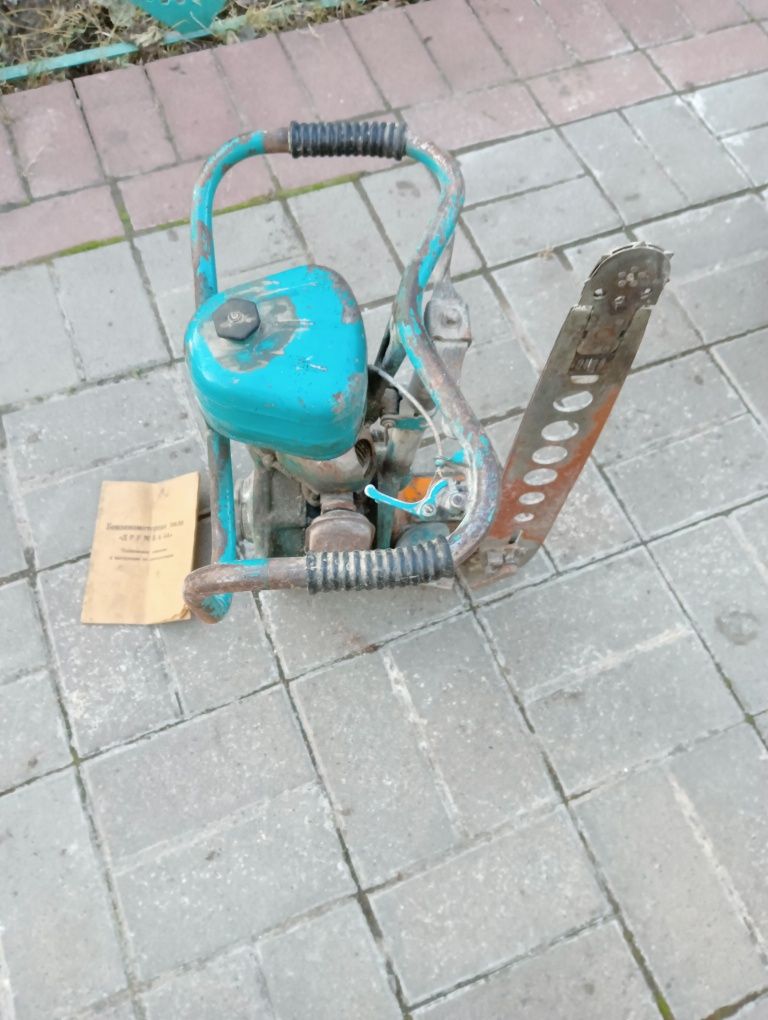 Продам бензопилу ДРУЖБА 4
