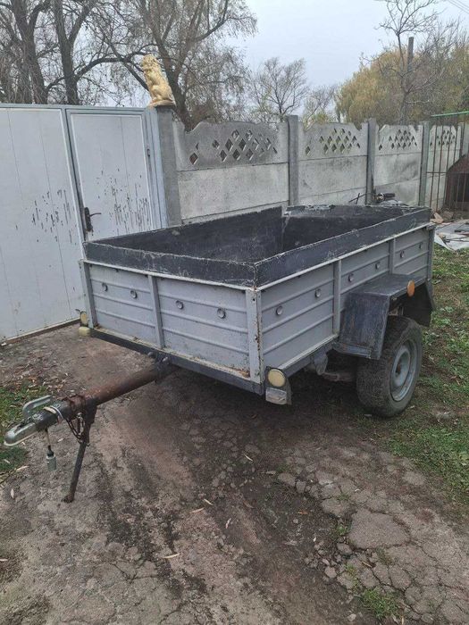 Продам прицеп легковий кремінь
