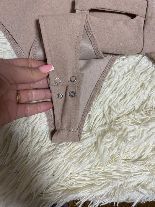 Боді жіночий бежевий